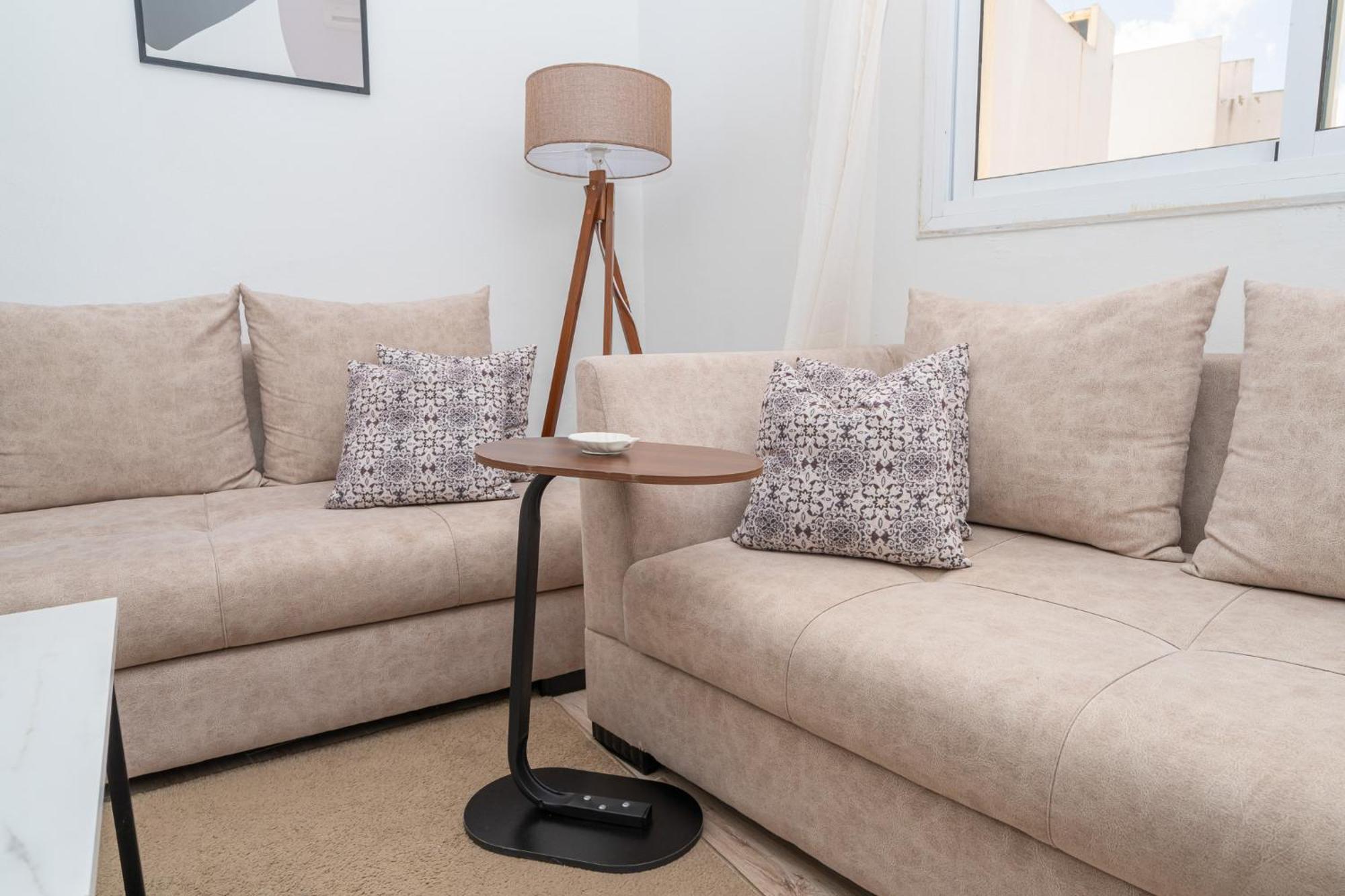 Appartement Ensolleille Au Coeur De Tanger Exteriör bild