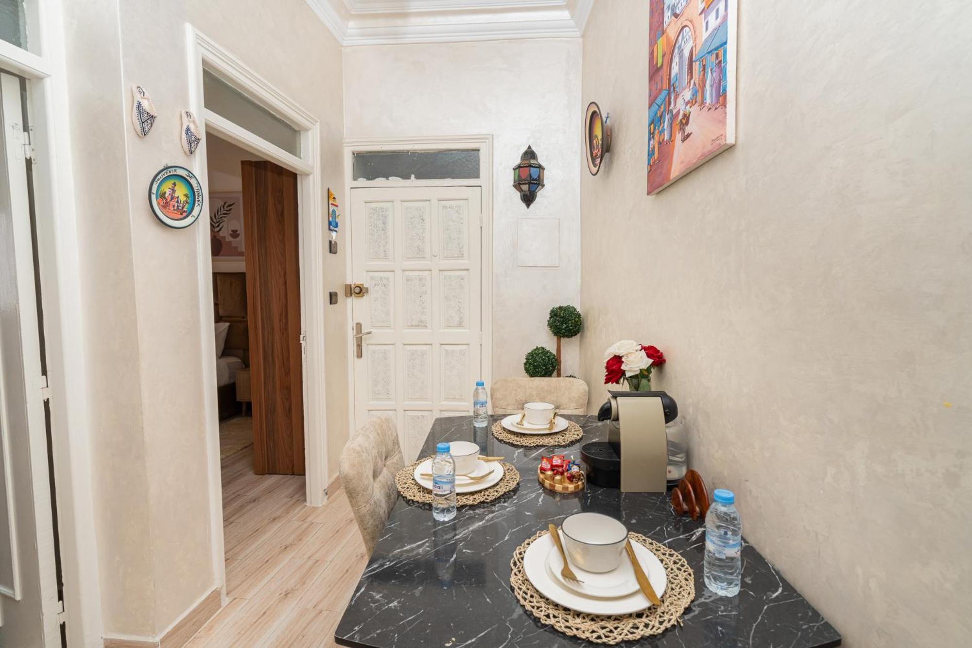 Appartement Ensolleille Au Coeur De Tanger Exteriör bild